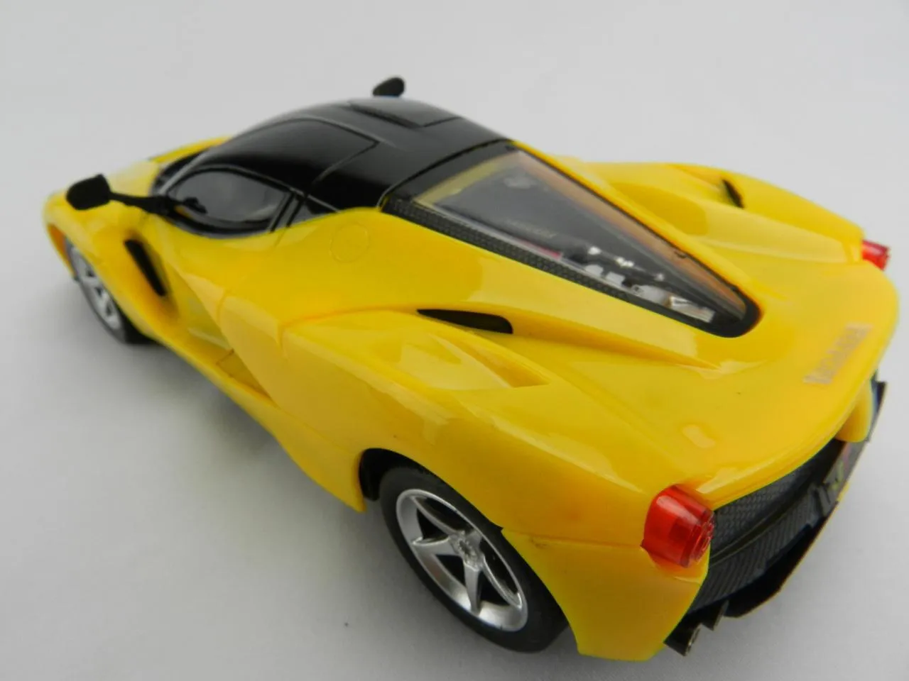 Braha Top-Speed, Race RC Toy Car Remote Control 1:24 - Vehicle for Boys 6,7,8 Years Old