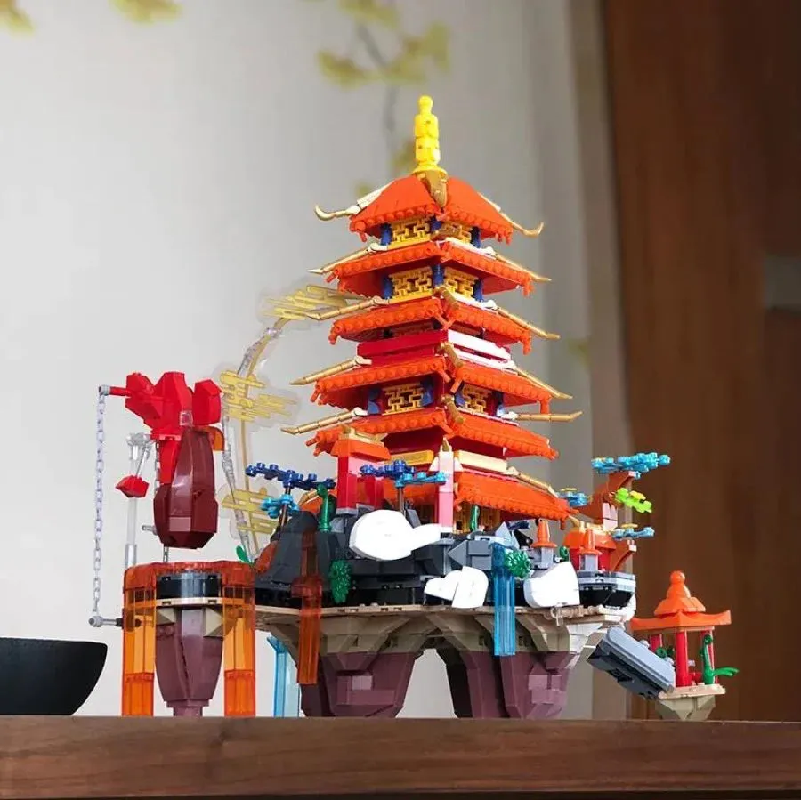 Bring the Beauty of the Golden Palace to Life with Our LED Light Building Set