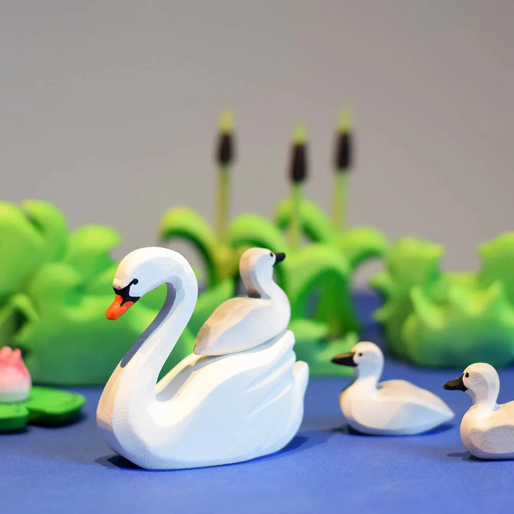 Bumbu Miniature Wooden Cygnet
