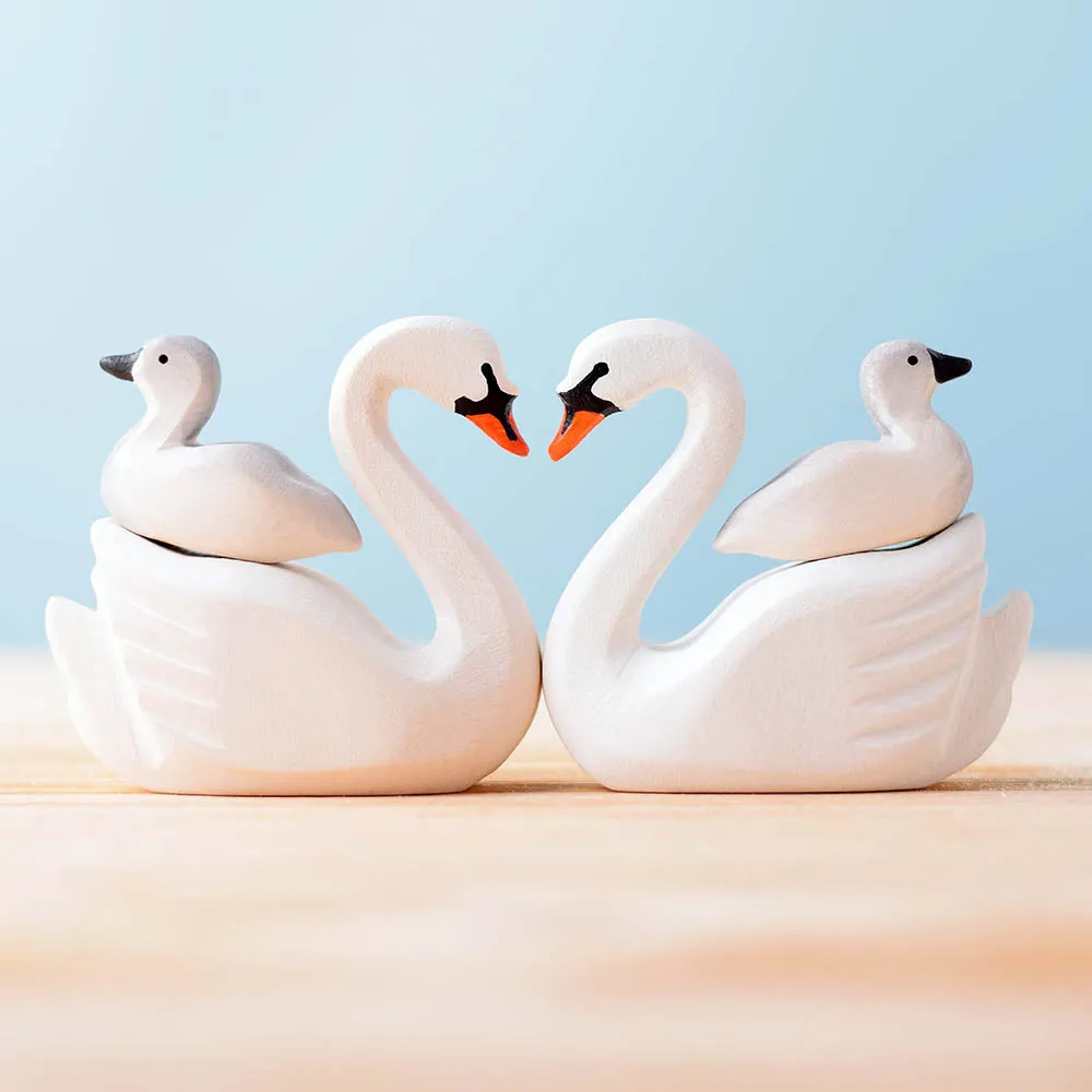 Bumbu Miniature Wooden Cygnet