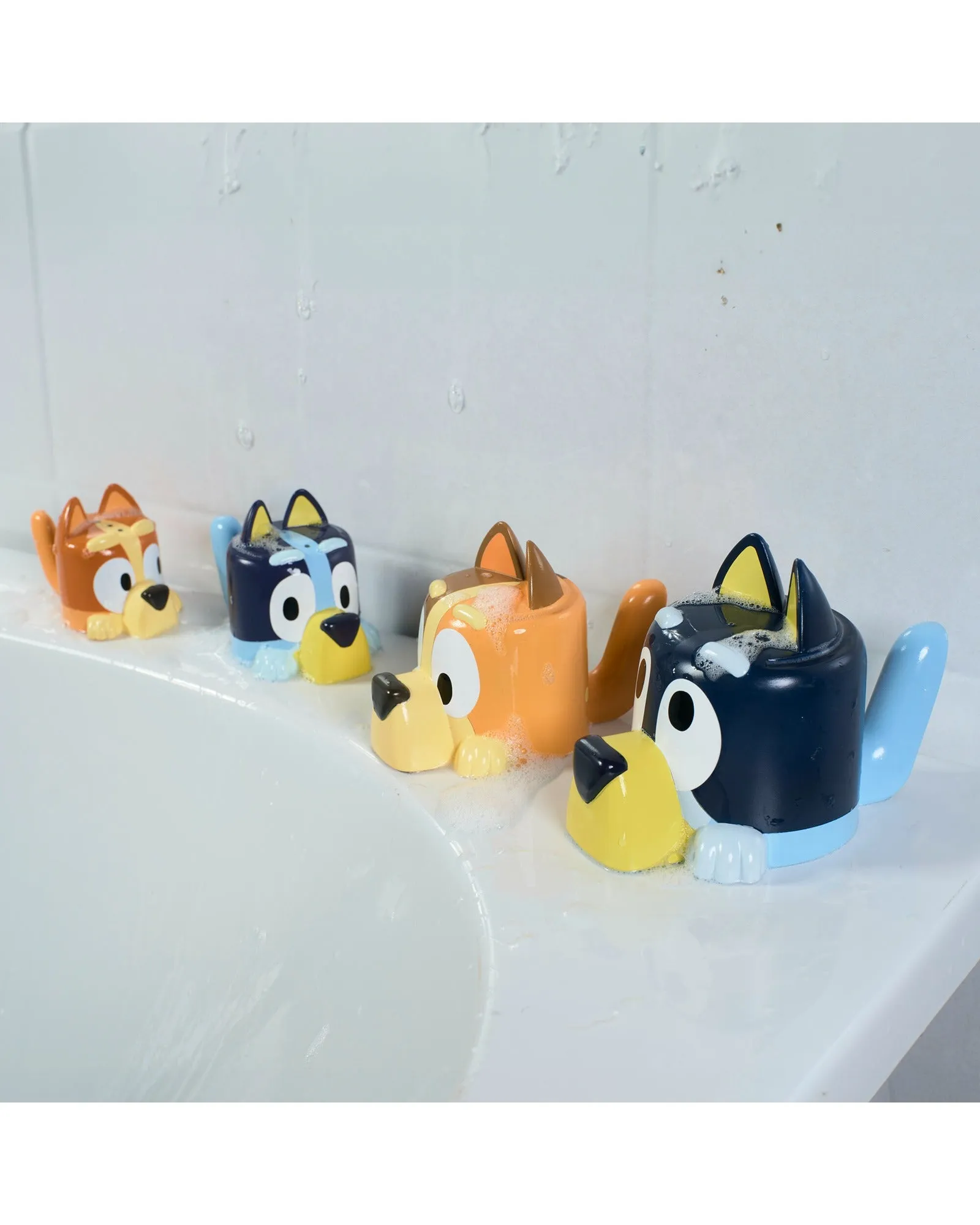 TOMY Blueys Family Pouring Cups